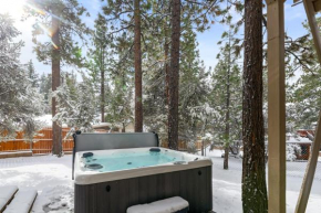 The Fox Den - Hot Tub, Smart TV, Electric Fireplace
